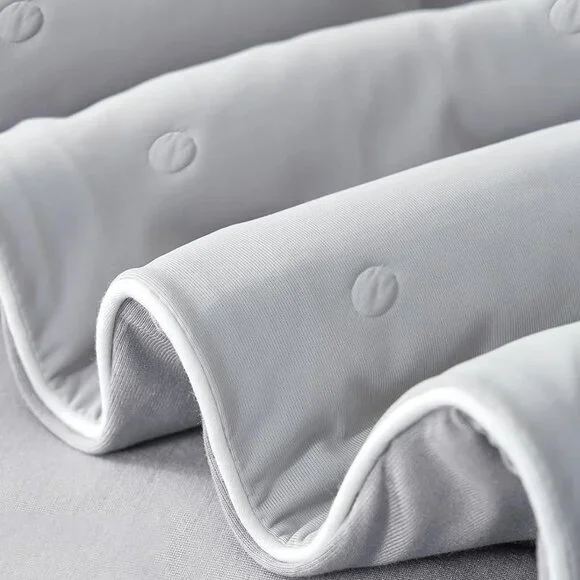 Lightweight King Comforter in Gray – Machine Washable, Hypoallergenic Design